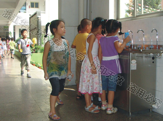 学生直饮水器